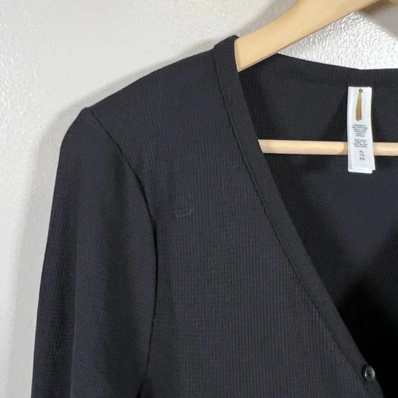 Athleta Wind Down Sleep Top Size XL Black Waffle Knit Henley Lounge Comfy - Picture 9 of 12